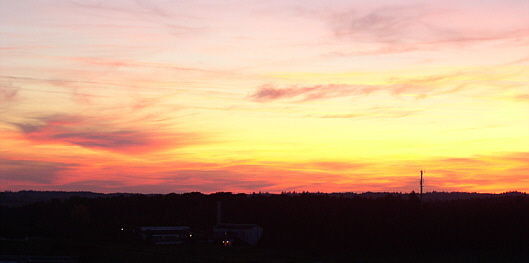 Feuerwand am Horizont